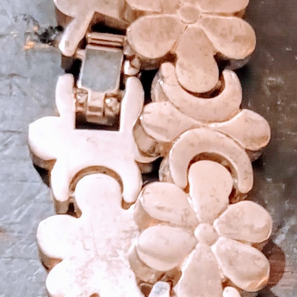 Sterling Silver 9.25 Cluster Flower Design Pattern Bracelet. - Picture 4 of 9